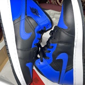 Air Jordan 1 mid GS Hyper Royal
